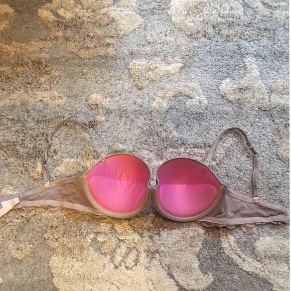 VS Nude Lace Bra - Picture 3 of 5